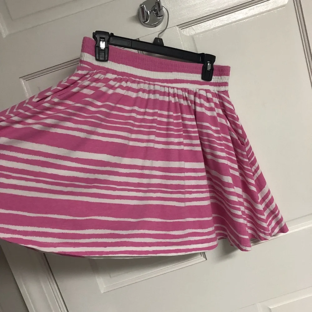 H&M medium short flowy skirt with pockets - Picture 2 of 7
